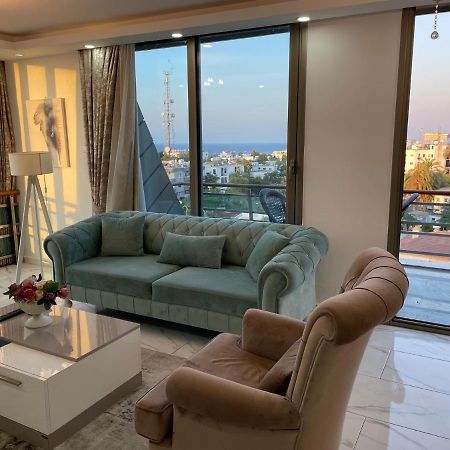 Апартаменти Elegant 2+1 Flat In The Heart Of Kyrenia + Wifi Екстер'єр фото