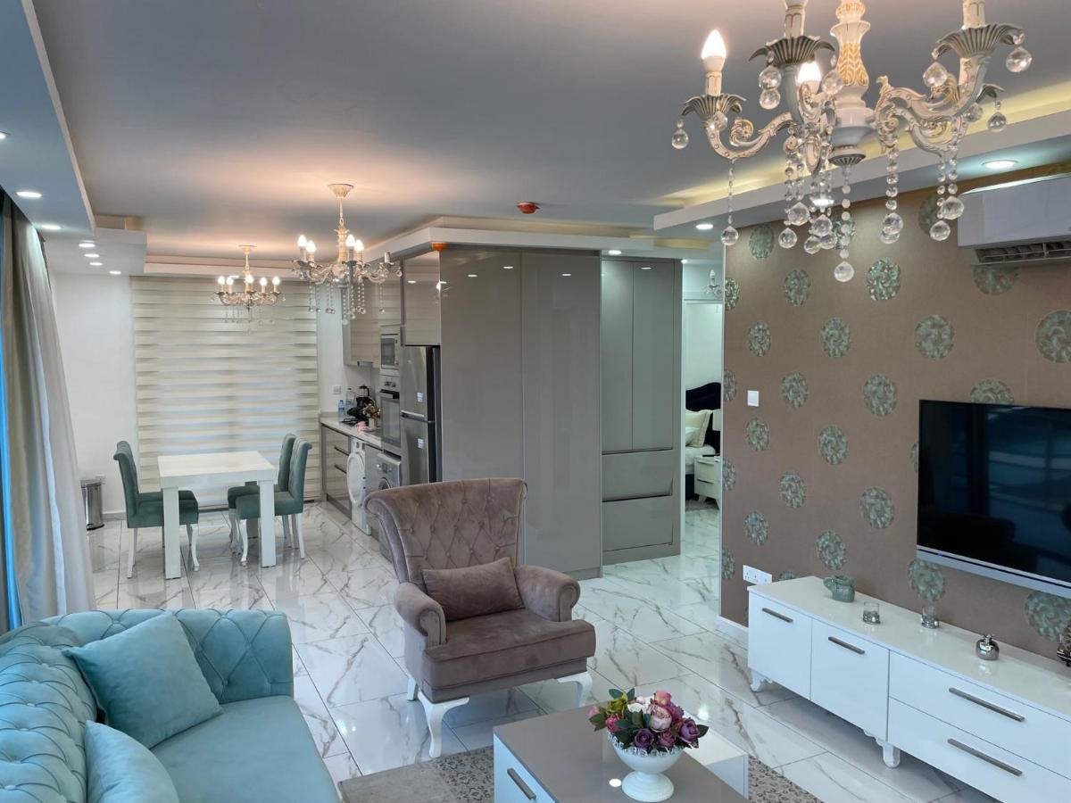 Апартаменти Elegant 2+1 Flat In The Heart Of Kyrenia + Wifi Екстер'єр фото