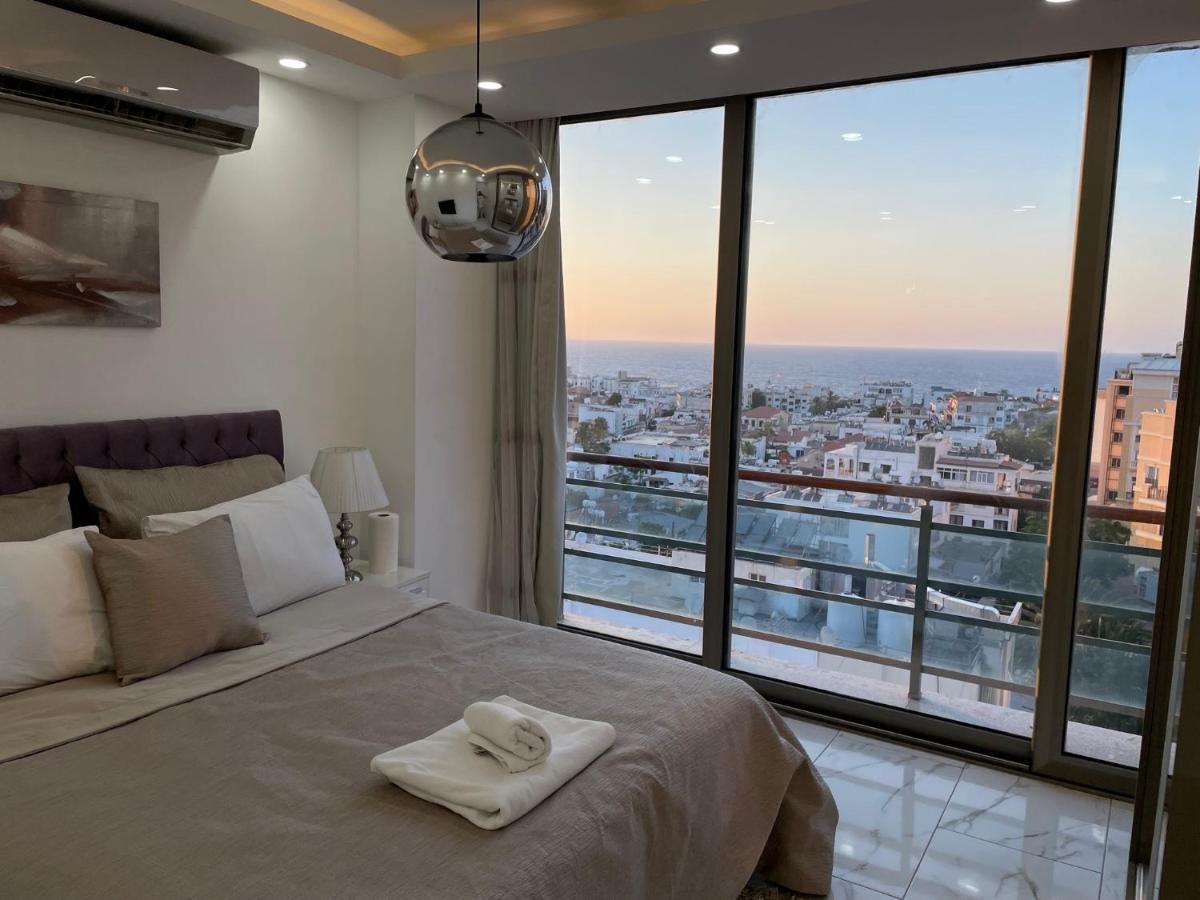 Апартаменти Elegant 2+1 Flat In The Heart Of Kyrenia + Wifi Екстер'єр фото