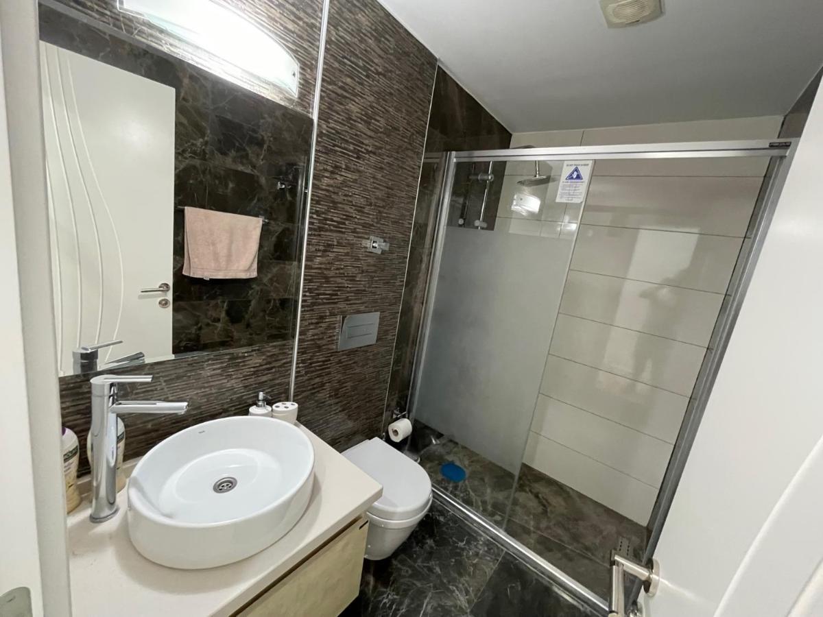 Апартаменти Elegant 2+1 Flat In The Heart Of Kyrenia + Wifi Екстер'єр фото
