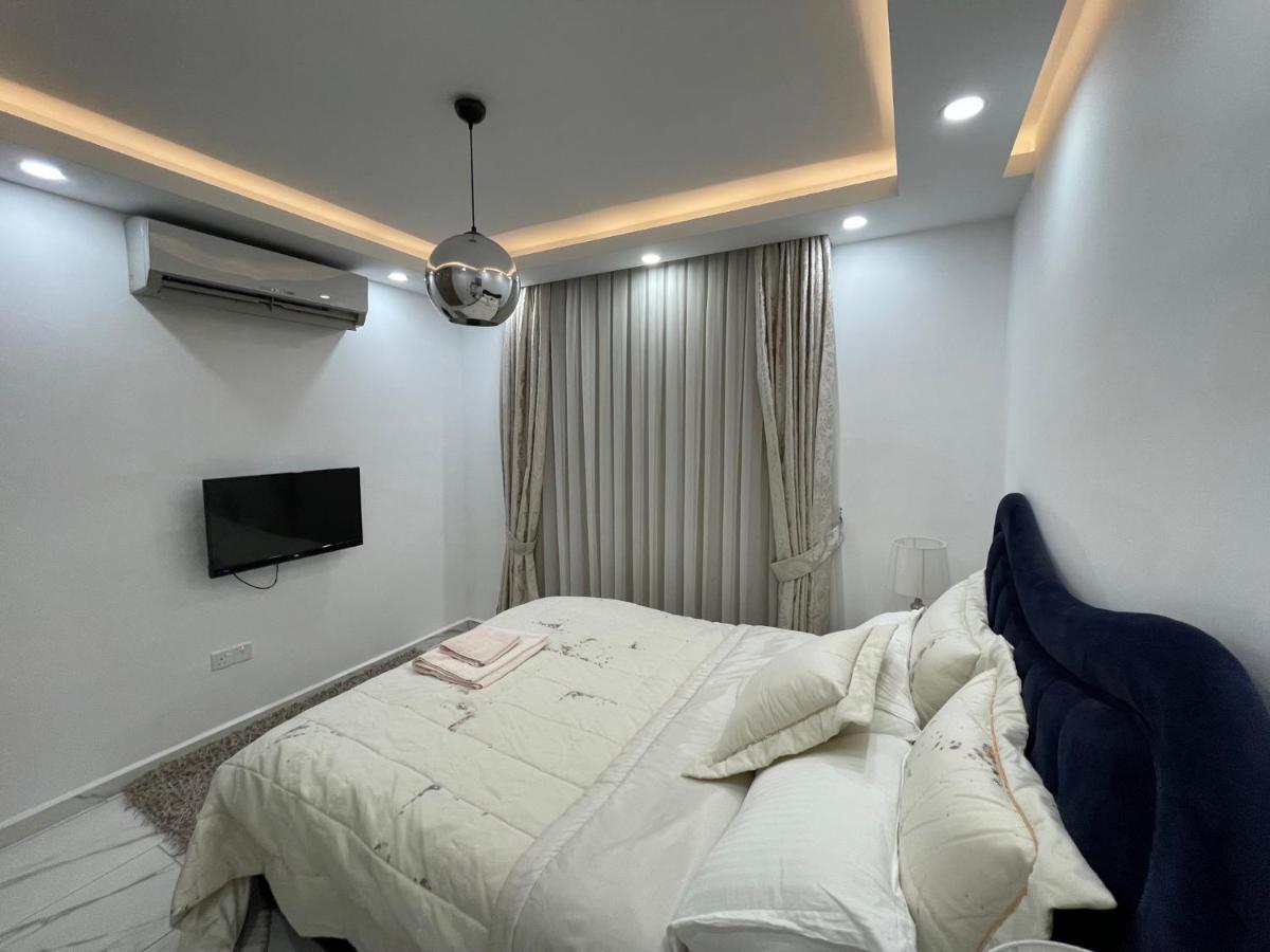 Апартаменти Elegant 2+1 Flat In The Heart Of Kyrenia + Wifi Екстер'єр фото